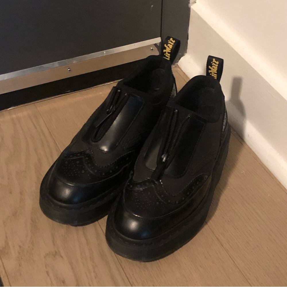 Dr Martens Resnik zip up oxford